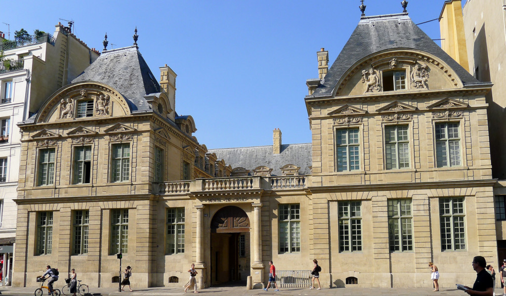 Hôtel de Sully, à Paris